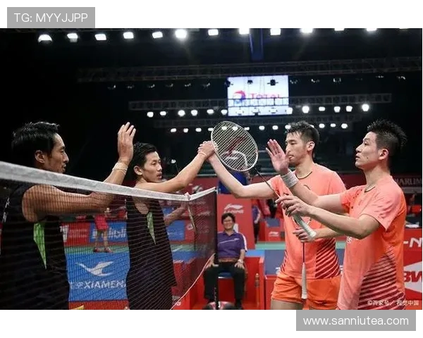 重庆羽毛球队荣登羽毛球节奏排行榜第二名展现出色竞技实力与团队合作精神 重庆羽毛球队荣登羽毛球节奏排行榜第二名展现出色竞技实力与团队合作精神