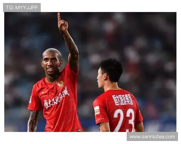 上港与辽宁激战正酣精彩直播带你领略足球魅力与激情对决