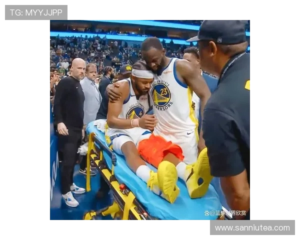 勇士对阵小牛比赛中库里意外受伤球队前景堪忧球迷心急如焚 勇士对阵小牛比赛中库里意外受伤球队前景堪忧球迷心急如焚