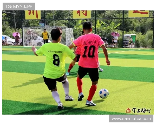 帕德伯恩与汉堡激战正酣比分揭晓精彩瞬间回顾 帕德伯恩与汉堡激战正酣比分揭晓精彩瞬间回顾